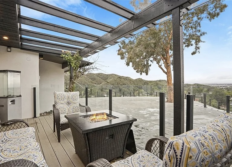 Modern kitchen and common area